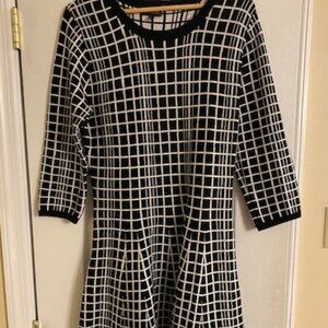The Limited Women's Black White Plaid Knit 3/4 sleeve Fit Flare Dress Size L